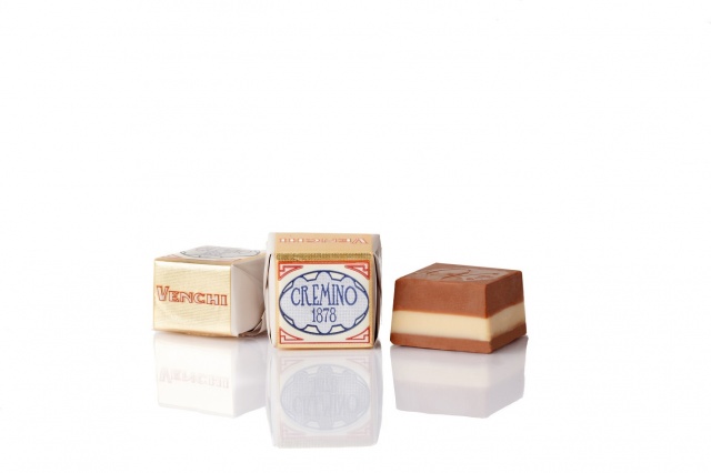 126182 okolda Venchi hok stky 75% Giandujotto s lskookovou pastou - hnd 100 g